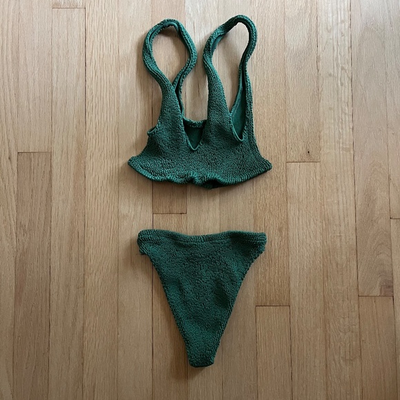 Mollusk Ripple Bikini - Picture 3 of 4